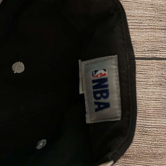 Phoenix Suns - Black and White Raised Logo - Picture 4 of 8